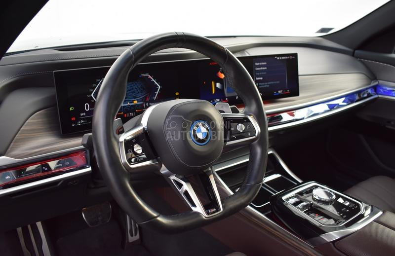 BMW 750 e xDrive M paket