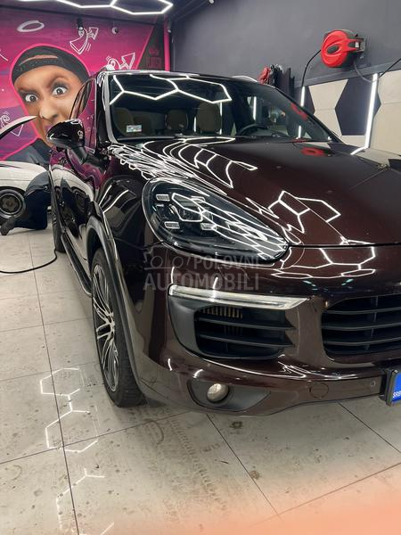 Porsche Cayenne 