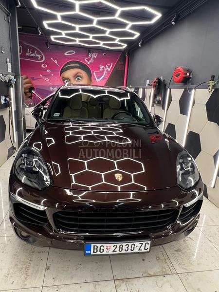 Porsche Cayenne 
