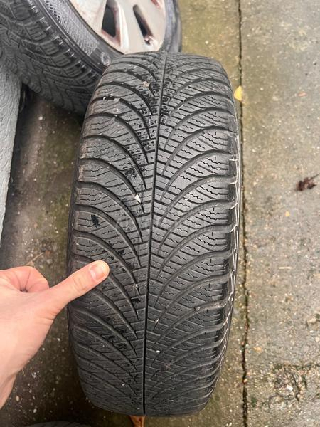 Goodyear 195/65 R15 Zimska