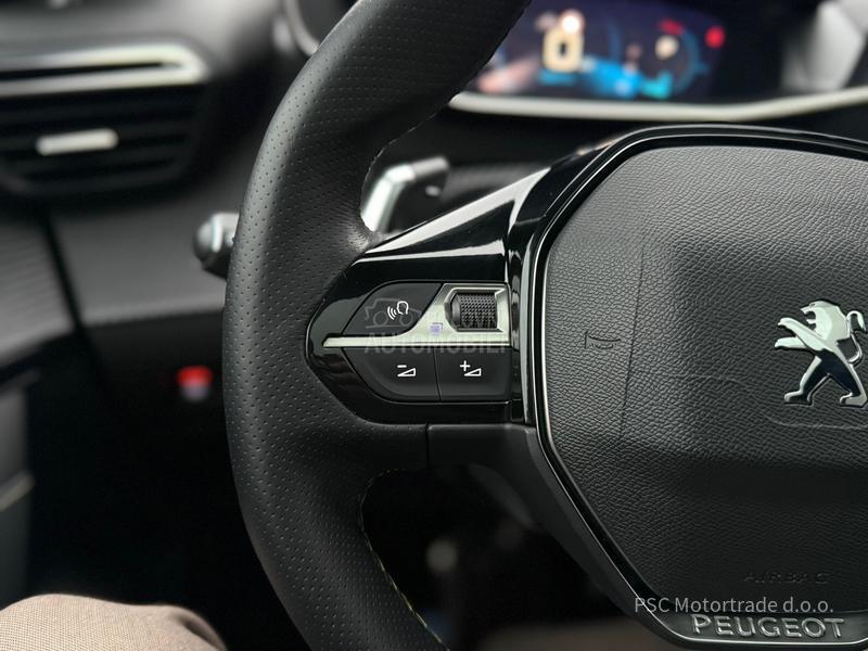 Peugeot 208 GT/Pano/Kamera