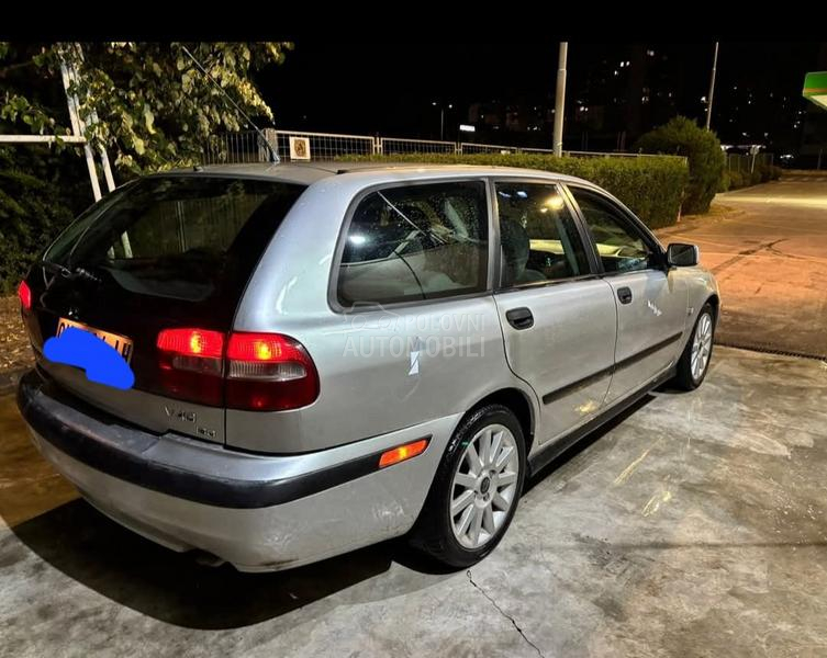 Volvo V40 