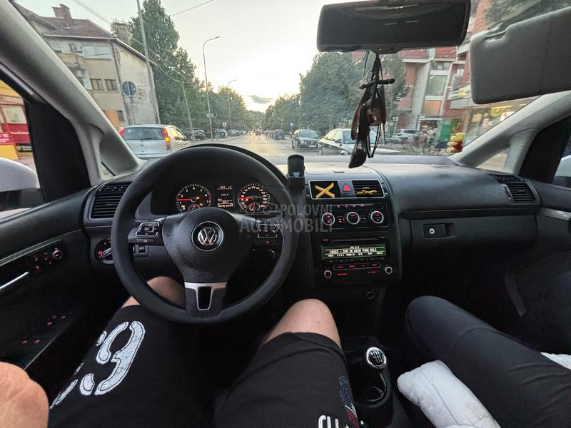 Volkswagen Touran kask o akcij