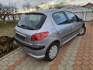 gepek vrata za Peugeot 206 od 2000. do 2010. god.