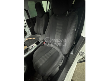 Enterijer limuzina za Peugeot 308 od 2014. do 2022. god.