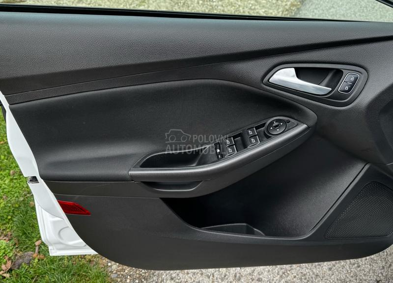Ford Focus 1.0 TITANIUM