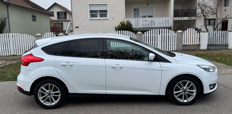 Ford Focus 1.0 TITANIUM