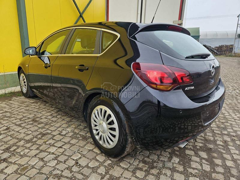 Opel Astra J ZA TRG.OVCE/TO.P CEN