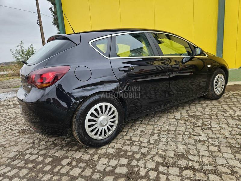 Opel Astra J ZA TRG.OVCE/TO.P CEN