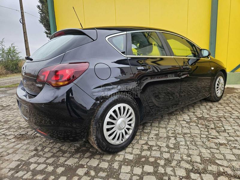 Opel Astra J ZA TRG.OVCE/TO.P CEN