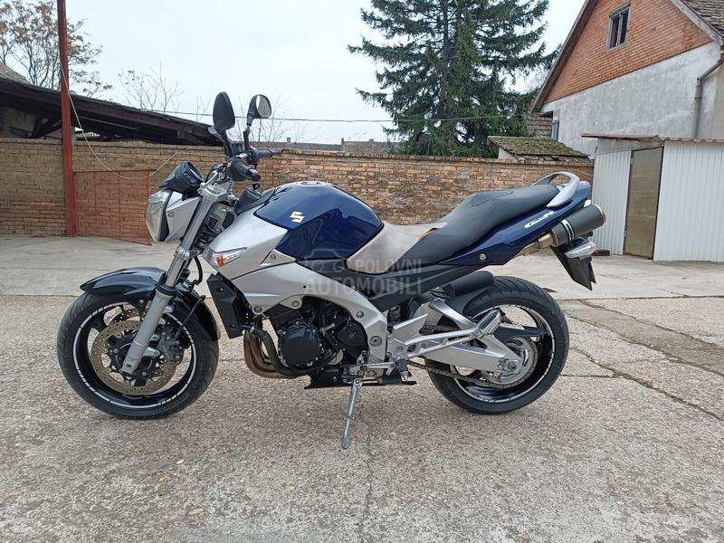 Suzuki GSR 600 A2