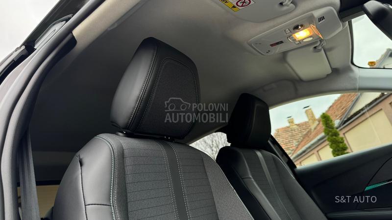 Peugeot 208 1.5 HDI/ ALLURE/ LED