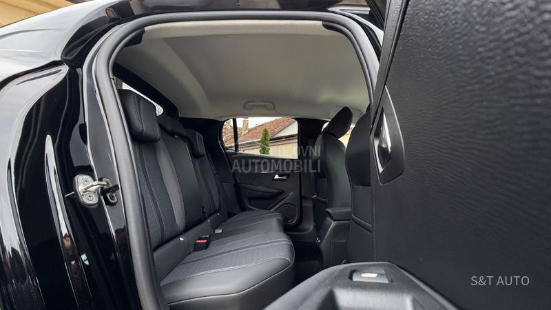 Peugeot 208 1.5 HDI/ ALLURE/ LED