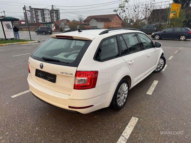 Škoda Octavia 1.6 TDi /SWIISS/