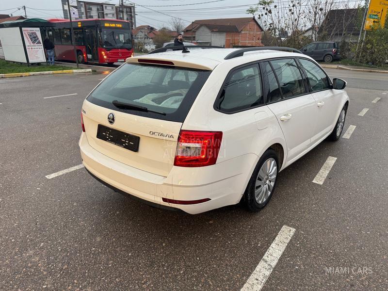 Škoda Octavia 1.6 TDi /SWIISS/