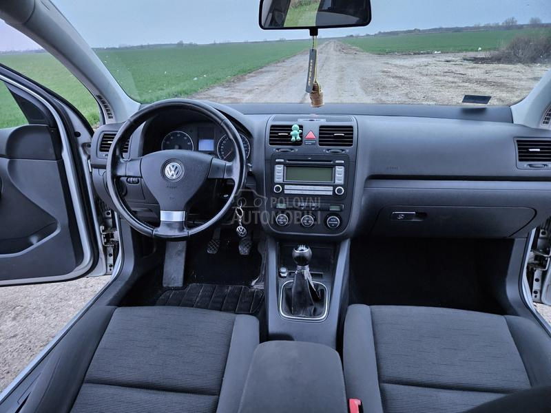 Volkswagen Golf 5 1.4b o.p.i.s