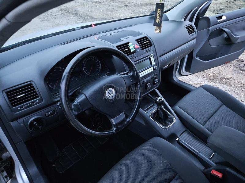 Volkswagen Golf 5 1.4b o.p.i.s