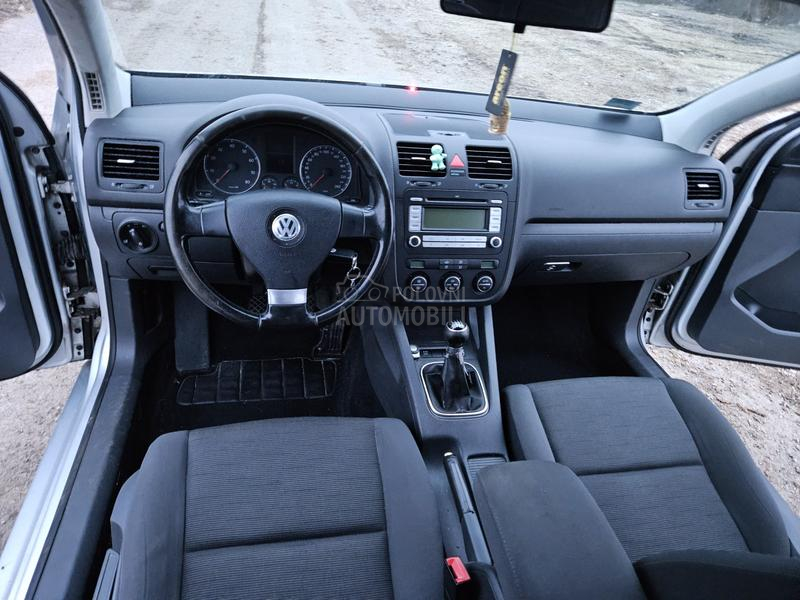 Volkswagen Golf 5 1.4b o.p.i.s