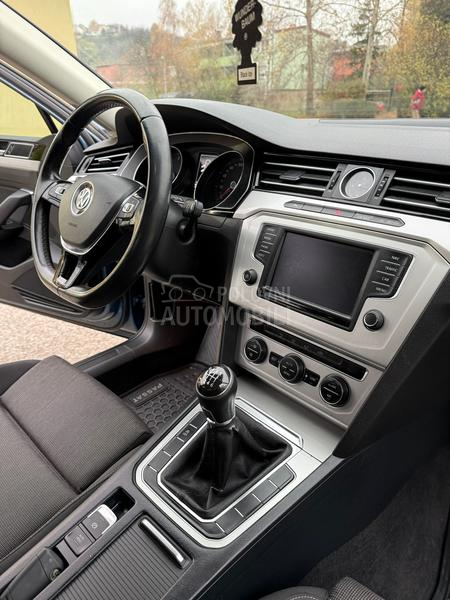 Volkswagen Passat B8 1.6TDI/HIGHLINE/0PIS