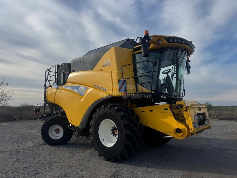 New Holland CR 7.90