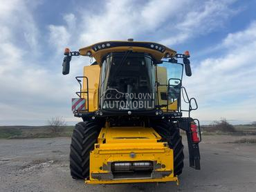 New Holland CR 7.90