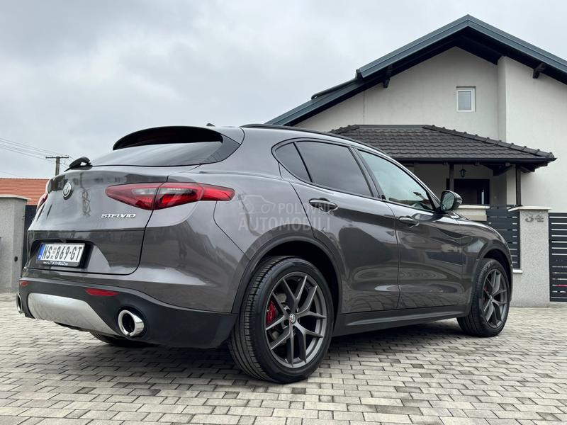 Alfa Romeo Stelvio Veloce