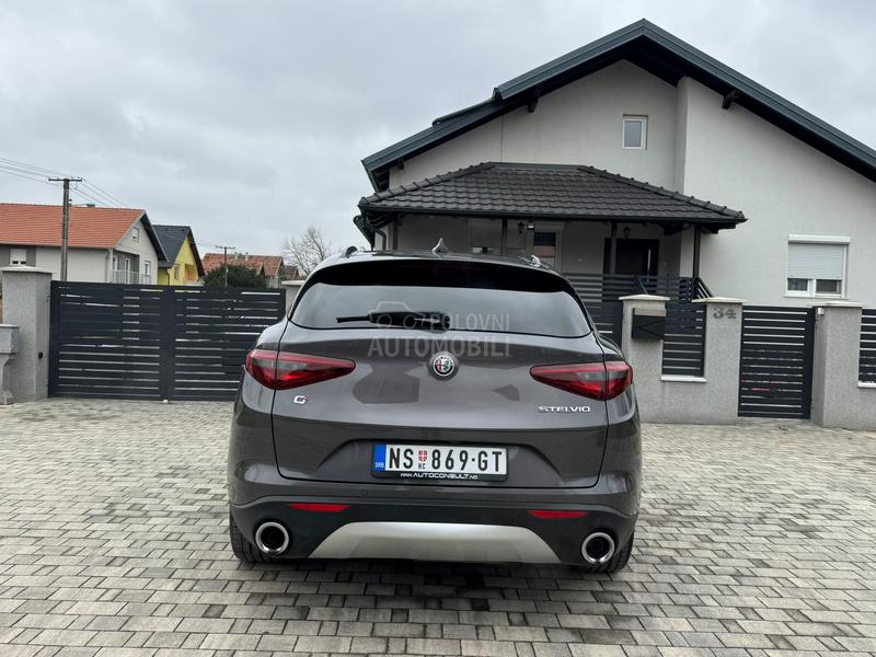 Alfa Romeo Stelvio Veloce
