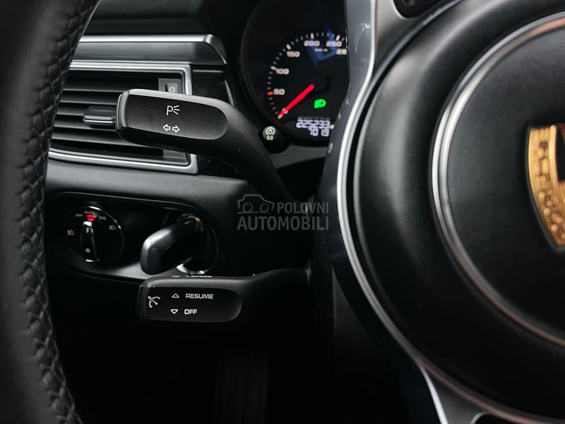 Porsche Macan S CH
