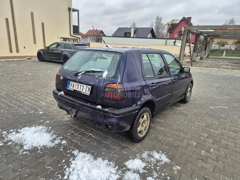 Volkswagen Golf 3 1.6/gaas/5v