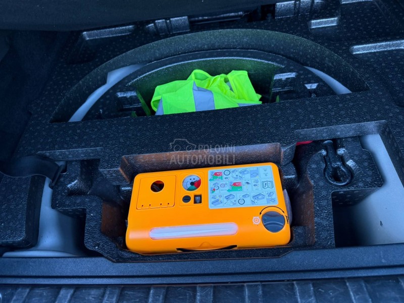 Peugeot 2008 1.6HDI ALLURE/AUT