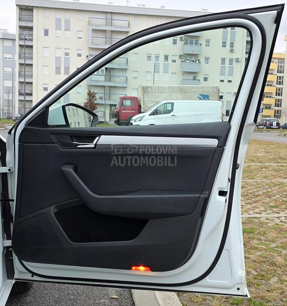 Škoda Superb 2.0 TDI/4X4/N.A.V.I