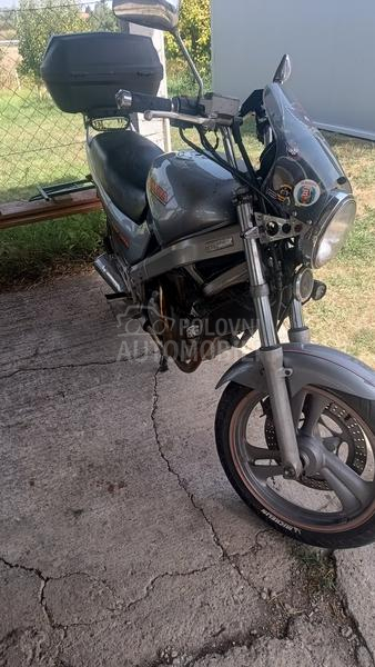 Honda NTV 650 revere