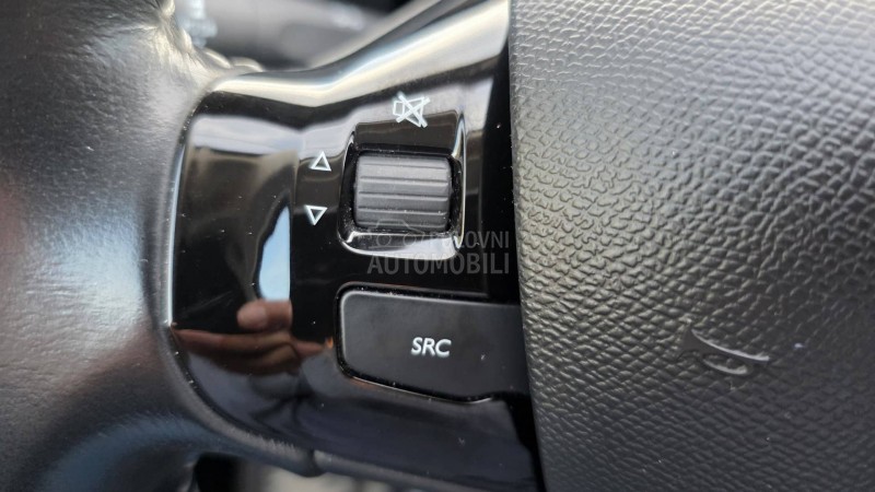 Peugeot 308 1.2  Allur/Nav/99000