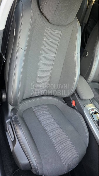 Peugeot 308 1.2  Allur/Nav/99000