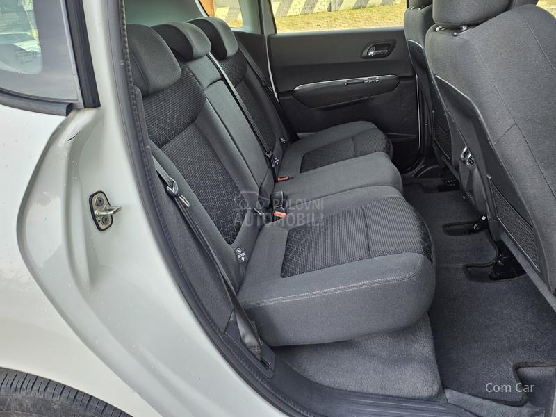 Peugeot 3008 1.6 eHDI/N A V I