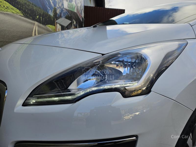 Peugeot 3008 1.6 eHDI/N A V I