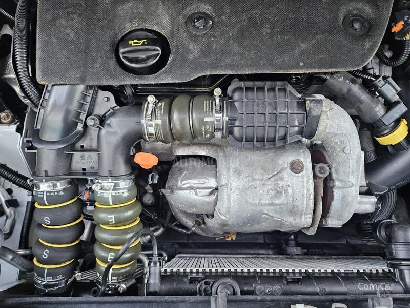 Peugeot 3008 1.6 eHDI/N A V I