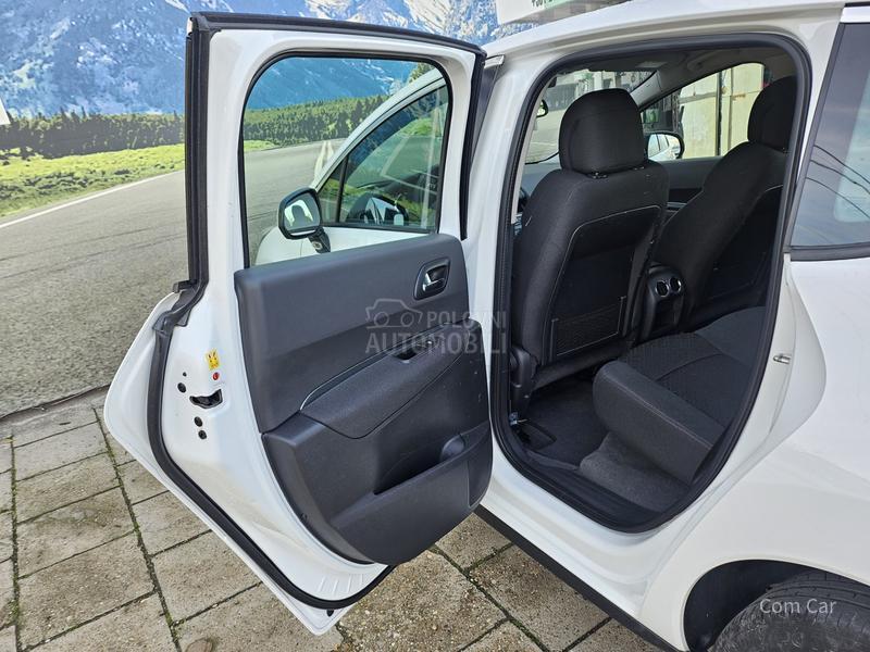 Peugeot 3008 1.6 eHDI/N A V I