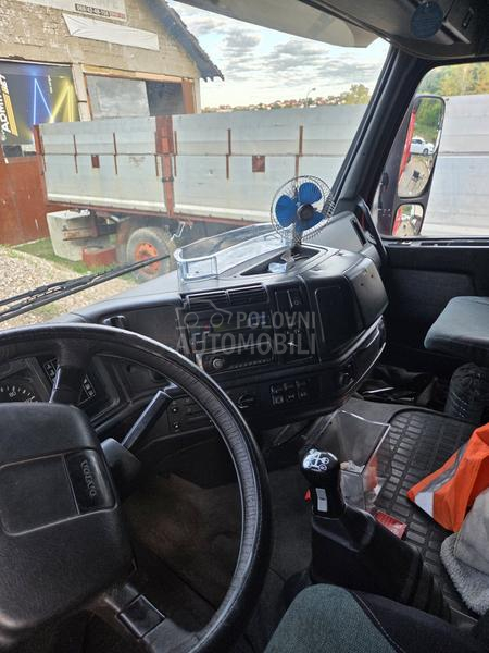 Volvo Registovan Godinu dana