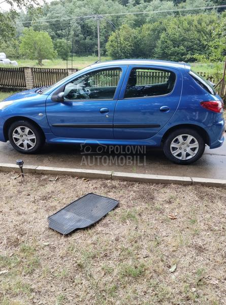Peugeot 206 plus 