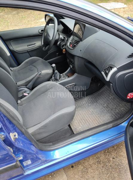 Peugeot 206 plus 