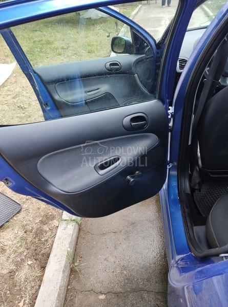 Peugeot 206 plus 