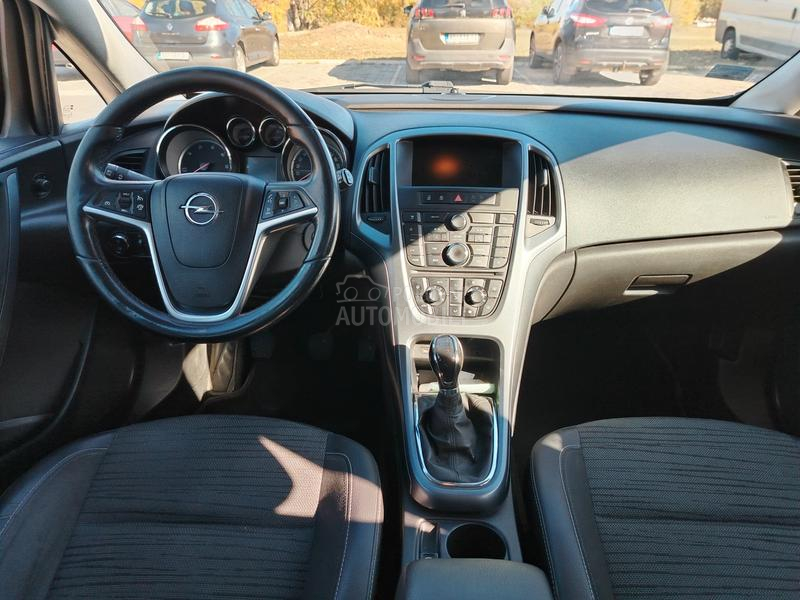 Opel Astra J 1.6 CDTi