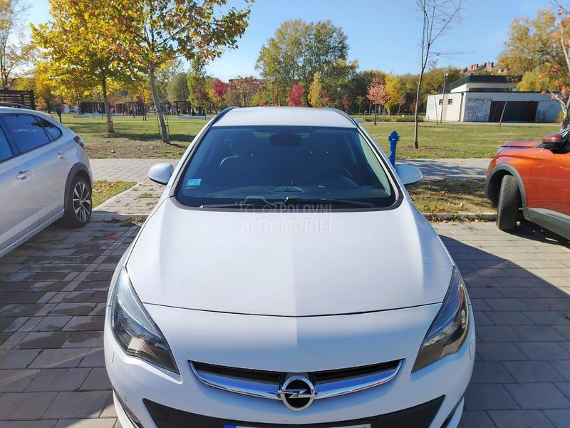Opel Astra J 1.6 CDTi