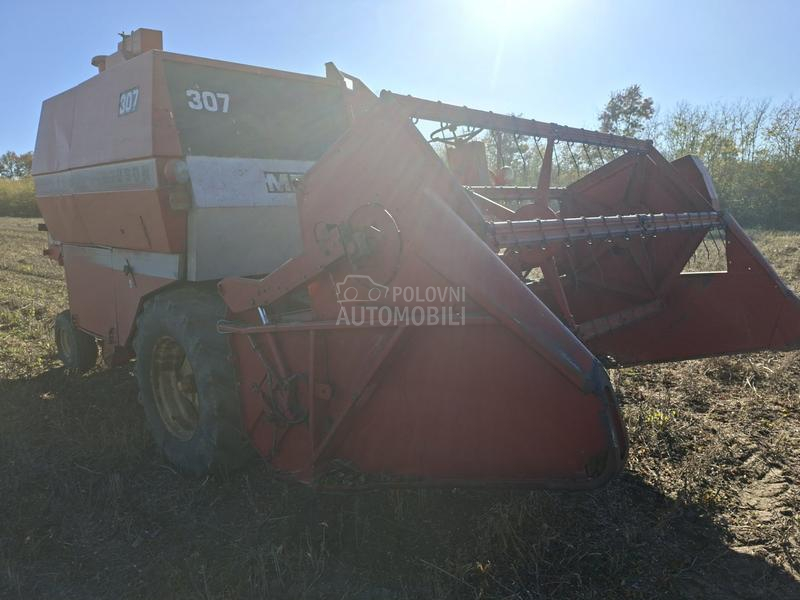 Massey Ferguson 307