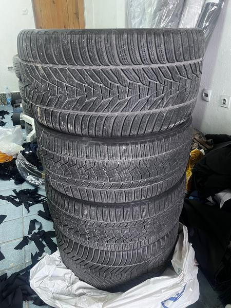 Continental 275/35 R22 Zimska