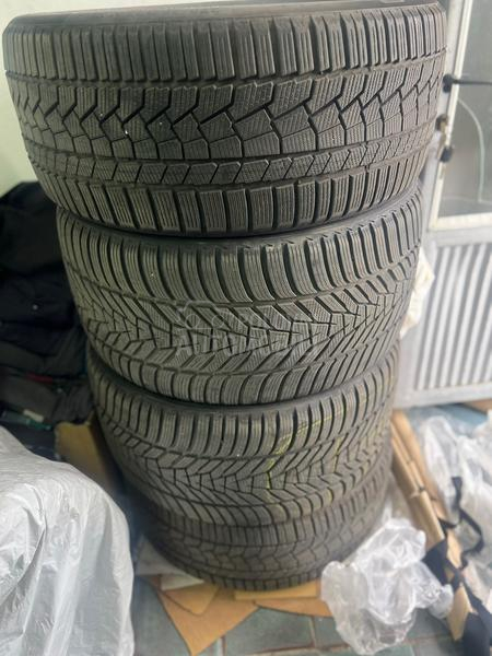 Continental 275/35 R22 Zimska