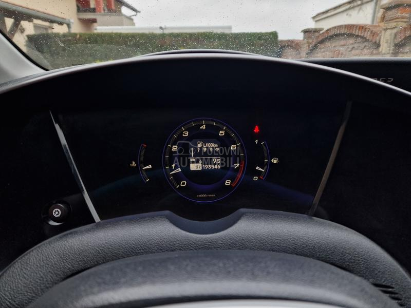 Honda Civic 1.8 B E N Z I N