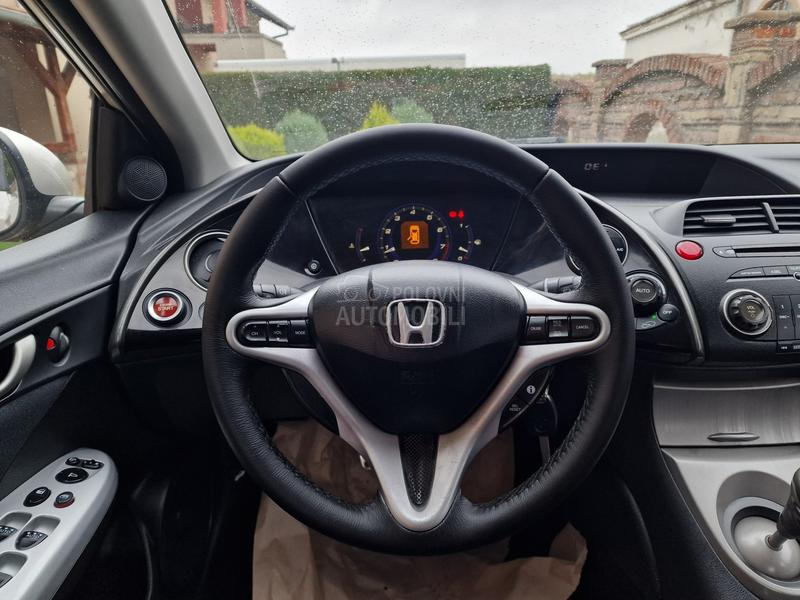 Honda Civic 1.8 B E N Z I N