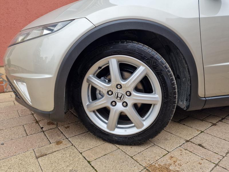 Honda Civic 1.8 B E N Z I N